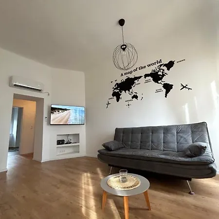 Nina & Lola Ριέκα