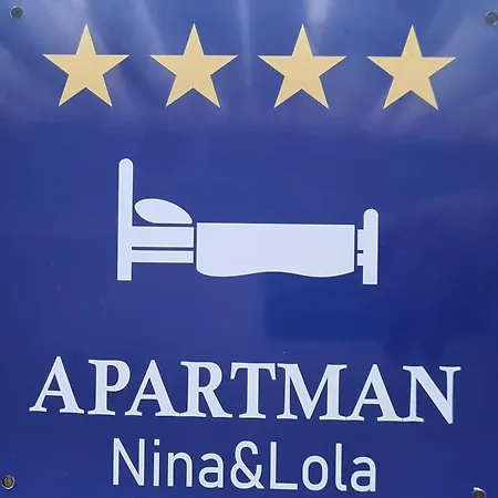 Nina & Lola *