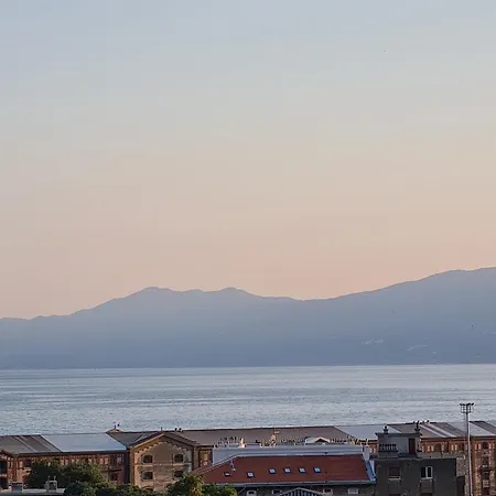 Nina & Lola Ριέκα